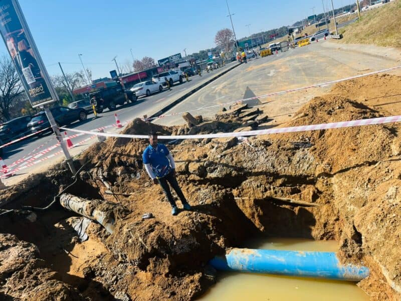 Ward 93 councillor Vino Reddy has urged motorists to exercise caution on Witkoppen Road after a handful of minor incidents were reported while traffic was diverted to allow Johannesburg Water to repair a long-standing leak.