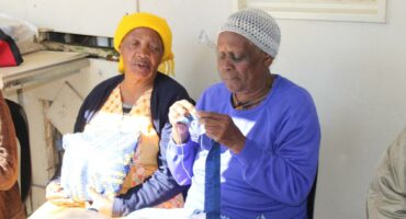 Tshwarafa Oldies Club members sewing during their daily meeting on July 17, 2025. Photo: Ayanda Ntshingila