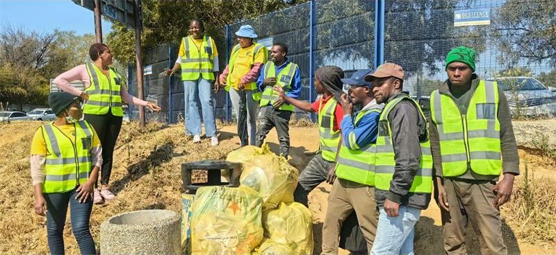 Nine volunteers rolled up their sleeves to clean the Douglasdale Police Station parkade, transforming the space while encouraging the community to support future clean-up initiatives.