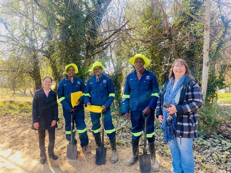 Community donations have helped provide the PRRA maintenance team with new protective equipment, ensuring they can continue caring for Paulshof's public spaces and supporting the SpruitSpritz clean-up initiative safely.