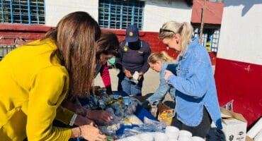 Douglasdale police officers and community members join hands to make a difference during the women’s month outreach at Witkoppen Primary School on August 5, 2026. Photo: Ditiro Masuku