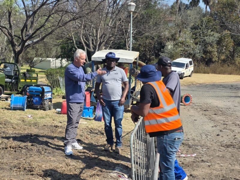 A 375mm asbestos cement pipeline has burst in Dainfern, leaving residents without water again just days after a previous outage that lasted several days.