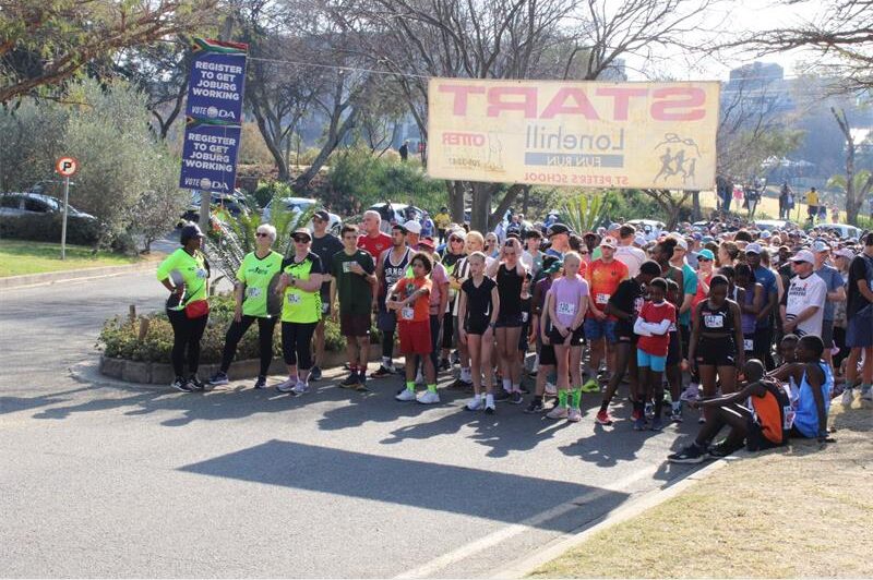More than 800 runners and walkers turned out for the 24th Otter Estates Lonehill fun run, where fierce competition on the 5km route went hand in hand with raising funds to restore the iconic Lonehill Dam.
