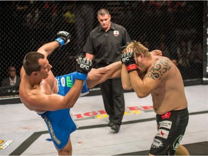 Ruan Potts (left) sensationally lost his heavyweight title against arch rival Andrew van Zyl (right) at EFC Africa 18. (March)