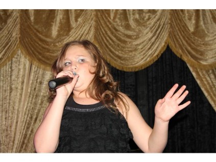 Talented Zanell Peens kicked off the show.