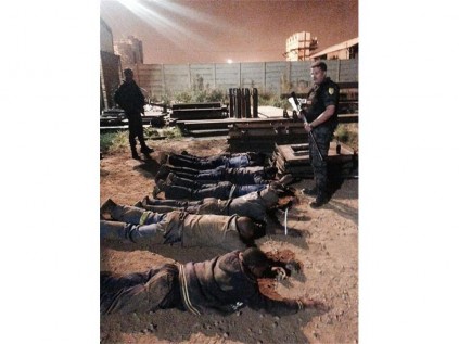 Sewe persone is gearresteer nadat Boksburg Trinity Protection Services inligting ontvang dat kriminele ’n staalfabriek in Geluksdal, Brakpan, gaan beroof.