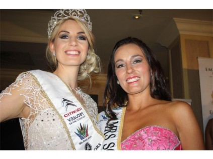 Posing for the camera are (right) Hendrika van Staden and the reigning Mrs South Africa, Chane de Kock.