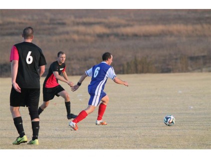 Boksburg's Chris de Freitas vying for the ball.