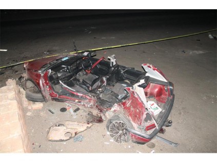 Three men have been killed in a head-on collision between this Golf 3 and a Toyota Hilux 4×4 on Main Reef Road, in Lilianton.