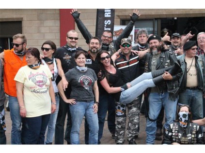 Fun galore at the Snors for a Cause Motorcade 2014, Harley-Davidson Gold Rand.