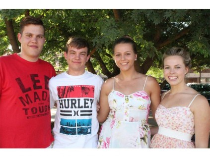 Herman Rossouw (left), Marinus Nel, Chantel Wentzel en Lizelle Koen.
