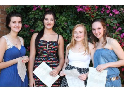 Melissa Coetzee, Jessica Saaiman, Carla Swanepoel en Marene van Tonder.
