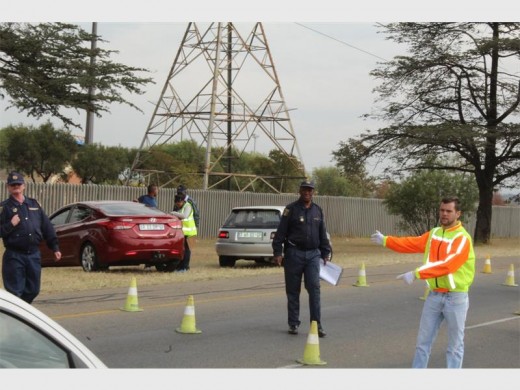 The operation included support from Boksburg South CPF, Cinderella CPF and Parkdene CPF volunteers, who joined officers in the traffic stop to direct traffic, while officers were searching suspicious vehicles and their occupants.