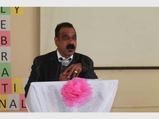 Dr Vis Naidoo, chief executive officer at the OR Tambo Memorial Hospital addressing the nurses.