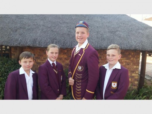 Die gladebekke wat die Engelse Redevoering se wenposisies hierdie kwartaal losgepraat het was (van links) Riaan van Tonder (Graad 6), Inga Goodchild (Graad 4), Ruan Slabbert  (Graad 7), en Ewan Wessels (Graad 7).
