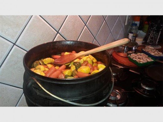 For the past three years, the Sunward Slipstream Cycling Club has held a Potjie Cook Out, where 10 of its cyclists take up the challenge to cook the best potjie.