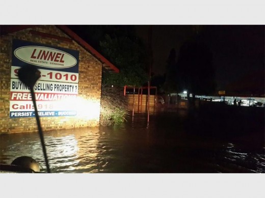 This photo was taken after 9pm on Wednesday, November 9, at Linda Nel's property. The water was about 70cm high.