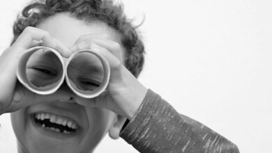 Upcycle toilet rolls into fun binoculars