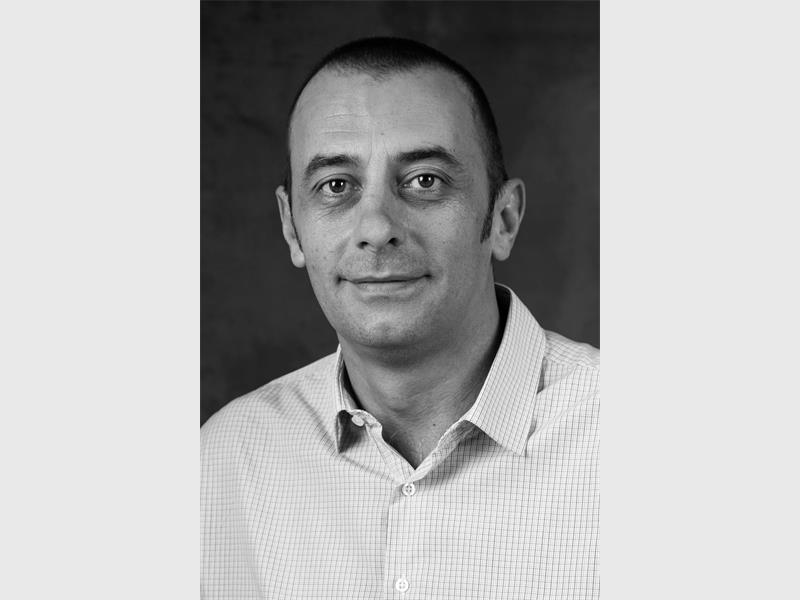 South African law prohibits driving with a windscreen that impairs visibility.