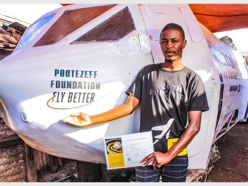 Without financial backing or professional support he has decided to put the intellectual property including design files, concept documentation, and the rights to the Fly Pootezeff name up for sale.