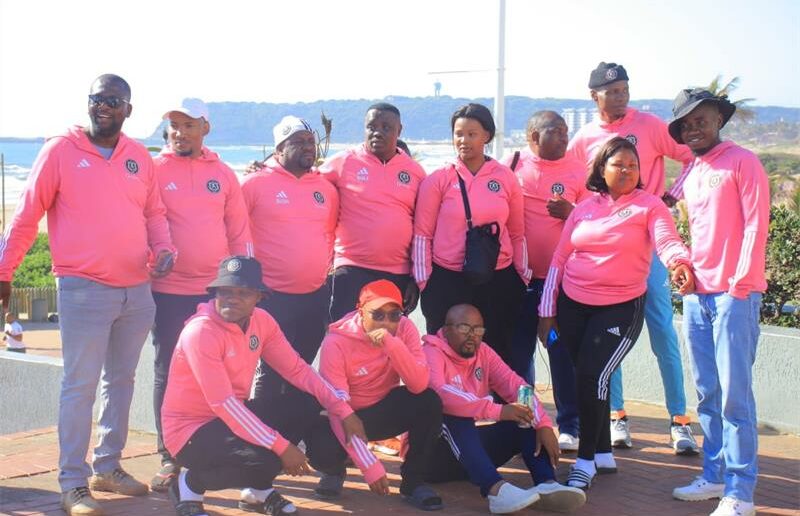 Learners at Ramaphosa Combined Primary School received sanitary pads and toothpaste from the Boksburg Ramaphosa Branch of Orlando Pirates, showing that community support makes a difference.