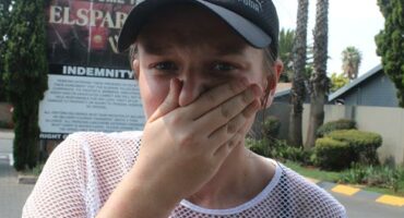 Residents are complaining about a rotten egg-like smell spreading through Elspark, Elsburg, Graceland, Cruywagen Park, Ramaphosa and surrounding areas.