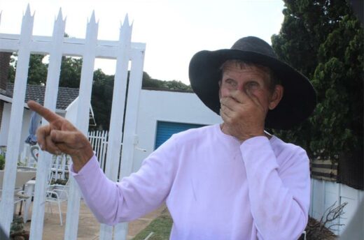 Rotten egg-like smell Residents are complaining about a rotten egg-like smell spreading through Elspark, Elsburg, Graceland, Cruywagen Park, Ramaphosa and surrounding areas.