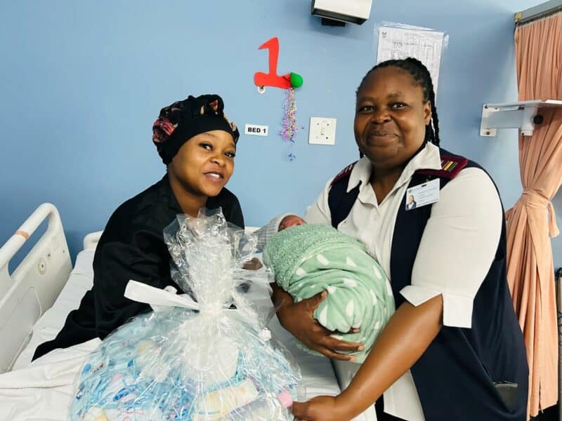 Mbuso Medical Supplies donated gift packs to each family, while hospital staff praised the seamless teamwork.