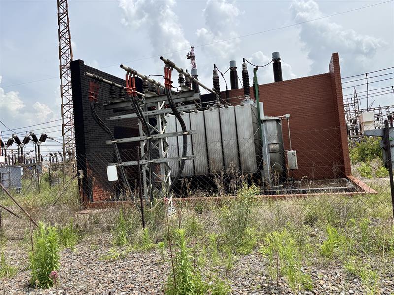 Technical teams resumed repairs early this morning as officials warn of temporary outages throughout the day and adjust the full-restoration timeline to December 2.