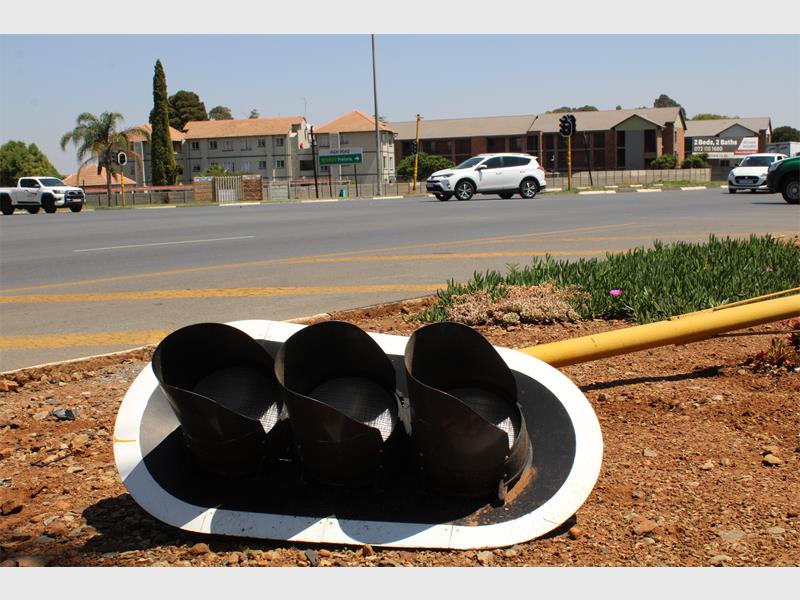 Here’s how you can report faulty traffic lights at major intersections.