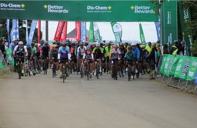 The race attracted a field of over 4000 runners. Christiaan Klopper successfully defended his men's title, while Lucy Young, second last year, rode to her first victory in the women's event.
