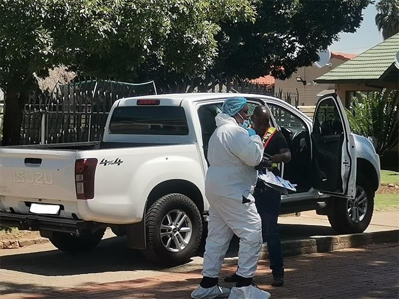 The victim hid under his bakkie to escape the hail of bullets from the occupants of a white Toyota Vitz.