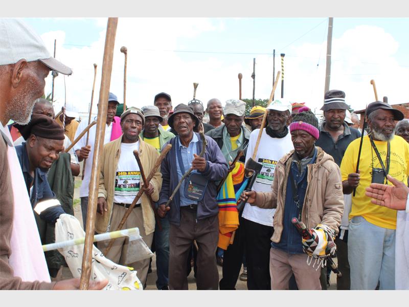 Amid frustration over lack of municipal support, residents gather in remembrance of those who lost their lives during the Daveyton massacre.