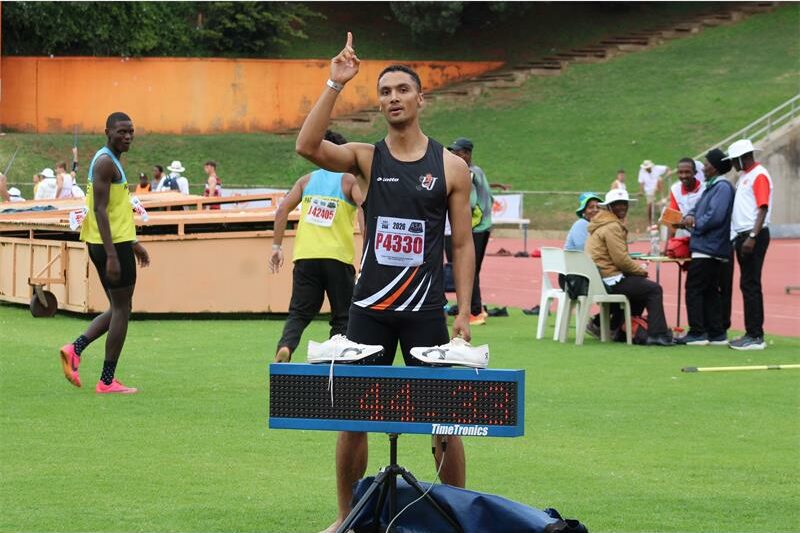 He clocked 44.32, also the fastest time of his career, to win the senior men's 400m title.