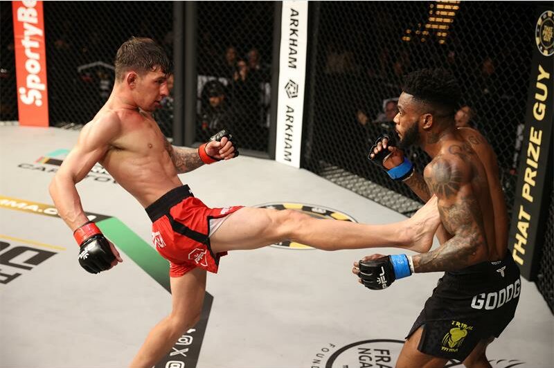 Van Tonder goes into the fight with a 7-3 record, while his opponent won six and lost five in his 11 fights.