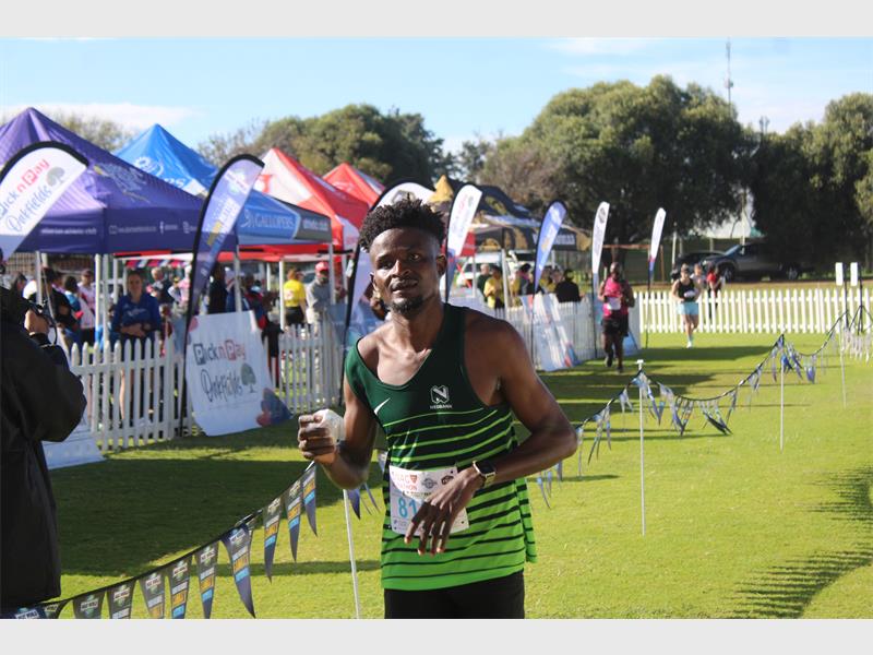 He won the race in 02:55:18 to successfully defend his title.