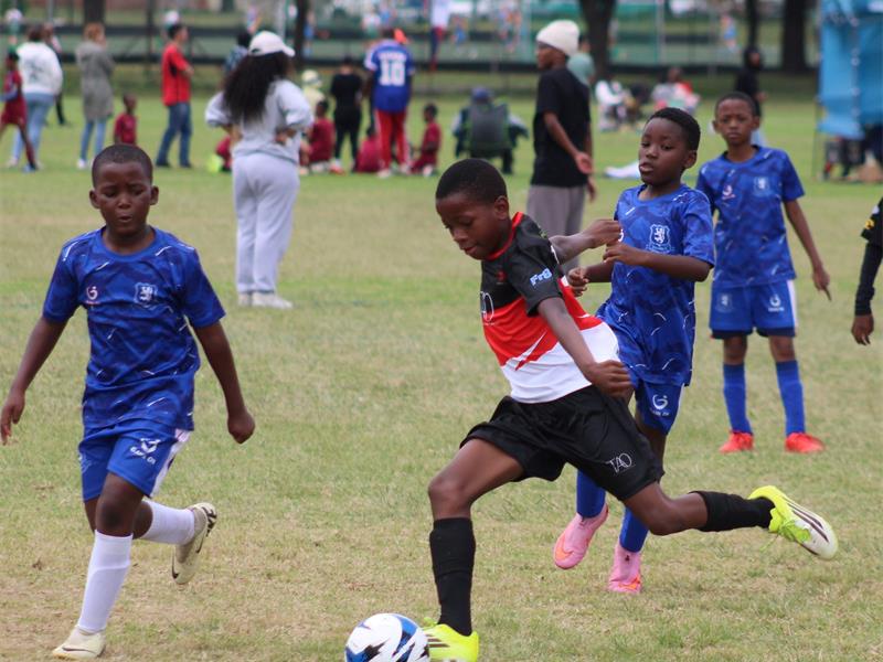 Despite overnight rain leaving parts of the pitch waterlogged and forcing the cancellation of the U15 fixtures, the tournament maintained its momentum.