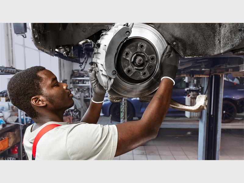 “Ensure your brakes won’t let you down by having them thoroughly assessed for a long trip at an accredited fitment centre, especially if you’ve heard unusual noises.