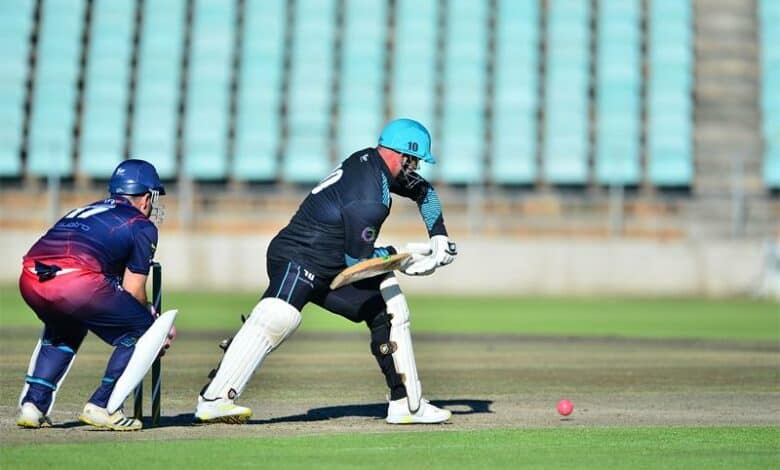 Stephen blasted a 129-ball 162, while Price took a fifer as Border began their title defence positively.
