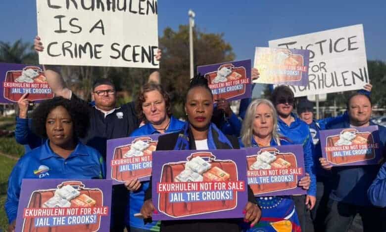 The DA in Ekurhuleni has renewed calls for City Manager Kagiso Lerutla to be placed on precautionary suspension, arguing that his return to work while facing serious criminal allegations damages public trust and municipal governance.