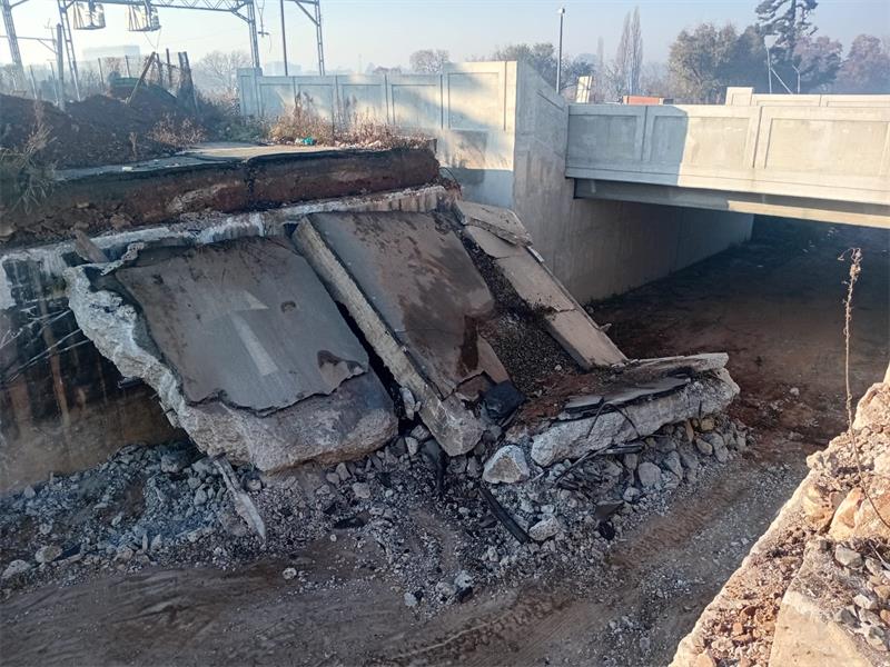 collapsed bridge deck