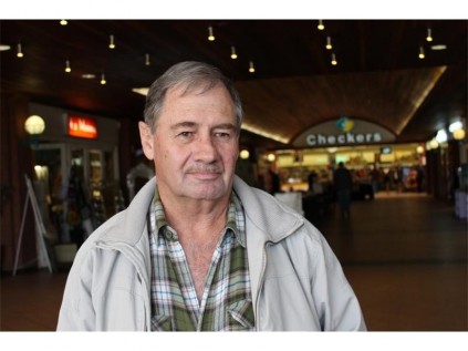 Mervyn Pretorius, Rynfield: "Because I like playing the game myself, yes I find it a good way to help others."