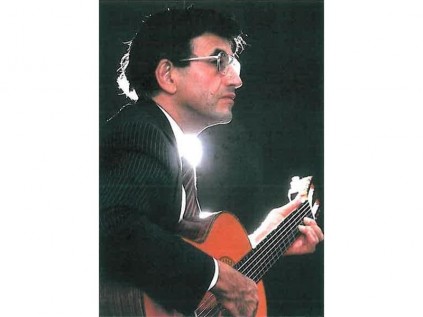 Trevor Nasser tree op 31 Oktober saam met plaaslike musiek duo Heinrich en Anzelle Kamffer op.