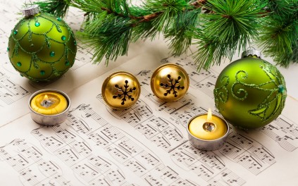 christmas-carol-with-jingle-bells-and-candles