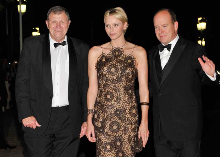 Princess Charlene’s father will treat the royal twins like the rest of(01)