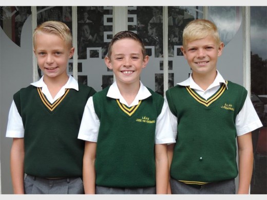 Dié atlete van die Laerskool Northmead het onlangs, tydens die Gauteng Atletiekkampioenskappe, presteer. Hulle is (van links): Evan Slabbert (o-9, derde in 60m en 80m), Lean Janse van Rensburg (o-10, derde in 70m hekkies en dring deur na die SA Kampioenskappe), en Allan Janse van Rensburg (o-11, negende in hoogspring).