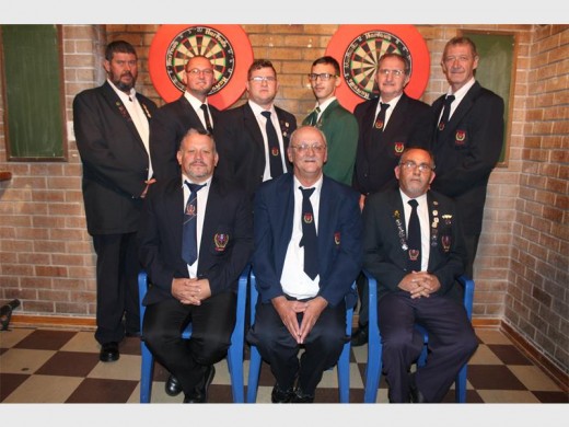 The men’s darts players who will represent the Ekurhuleni East Darts Association (EEDA) at the national championships are, back (from left): Nick Goosen, Arno Swanepoel, Ryno Grobler, Arelindo du Toit, Thys Ferreira-Netto and Dawid Korff. Front: Johan Niemand, Hans Viljoen (chairman) and Leon Jooste (playing manager).