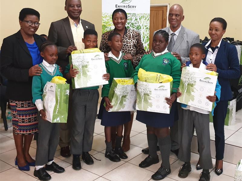 Etwatwa learners receive new uniform Benoni City Times