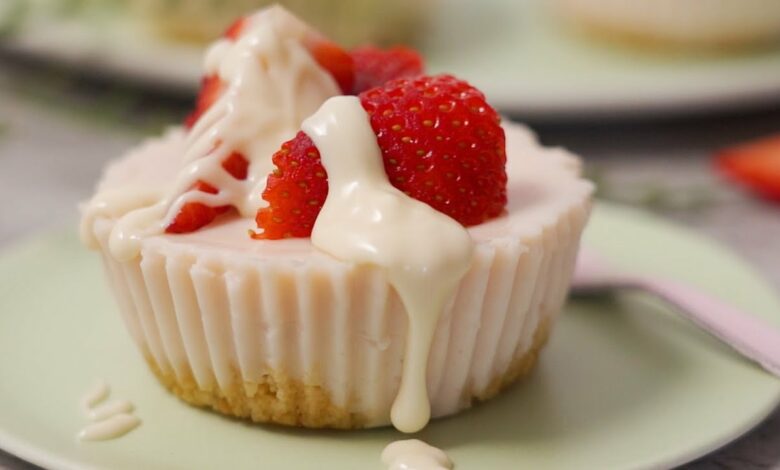 6 FEBRUARY - SUNDAY SPOIL - Strawberry cheesecake cups