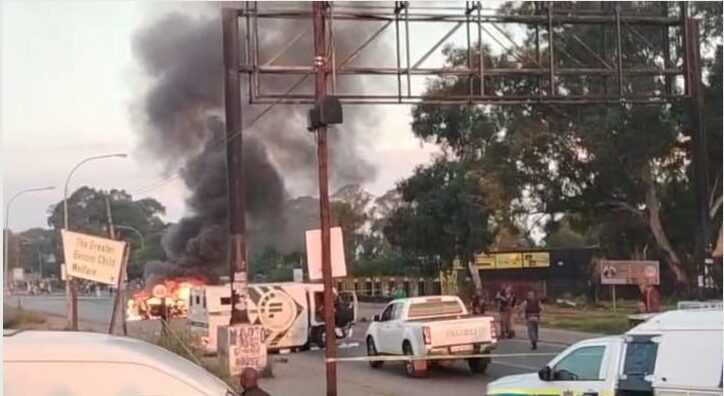 Three Fidelity security guards were rushed to hospital after being injured during an attempted cash-in-transit robbery in Daveyton.
